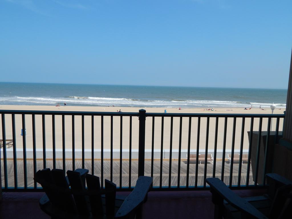 Days Inn By Wyndham Ocean City Oceanfront Dış mekan fotoğraf